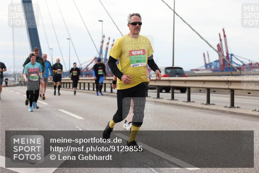 03.10.2025 - Köhlbrandbrückenlauf Lena Gebhardt http://msf.ph/oto/9129855 03.10.2025 16:04:34 Position 2 9697 meine-sportfotos.de
