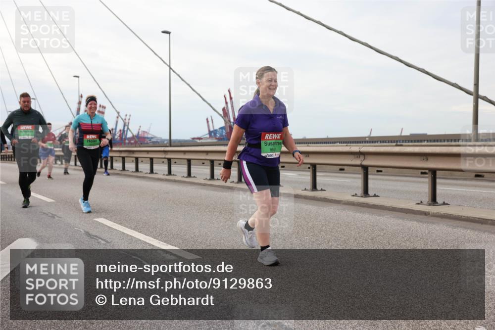 03.10.2025 - Köhlbrandbrückenlauf Lena Gebhardt http://msf.ph/oto/9129863 03.10.2025 16:04:36 Position 2 8551 meine-sportfotos.de