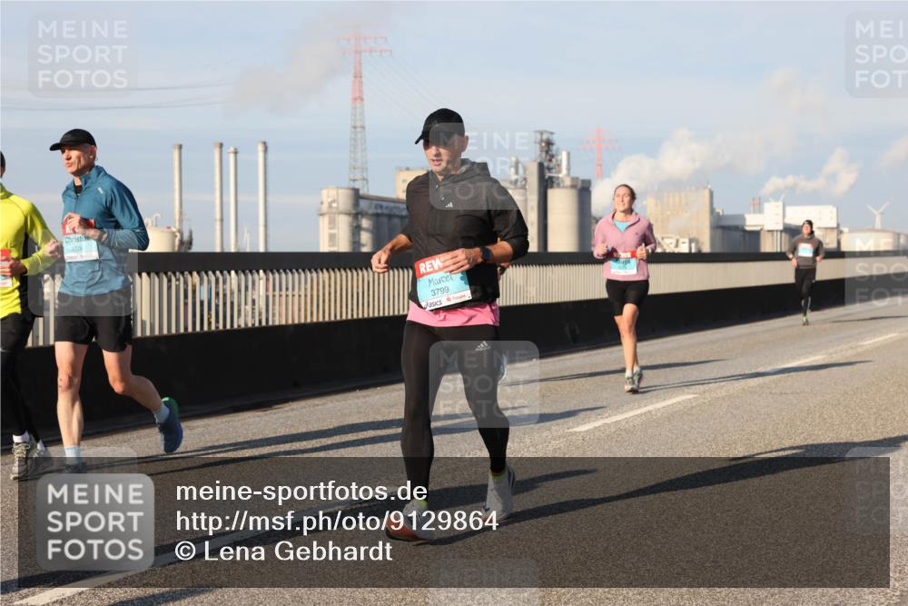03.10.2025 - Köhlbrandbrückenlauf Lena Gebhardt http://msf.ph/oto/9129864 03.10.2025 09:49:10 Position 2 3228, 3799 meine-sportfotos.de