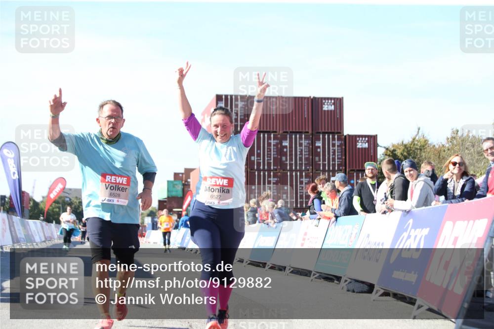 03.10.2025 - Köhlbrandbrückenlauf Jannik Wohlers http://msf.ph/oto/9129882 03.10.2025 13:45:01 Ziel 5932, 6527, 6528, 6542, 6546 meine-sportfotos.de