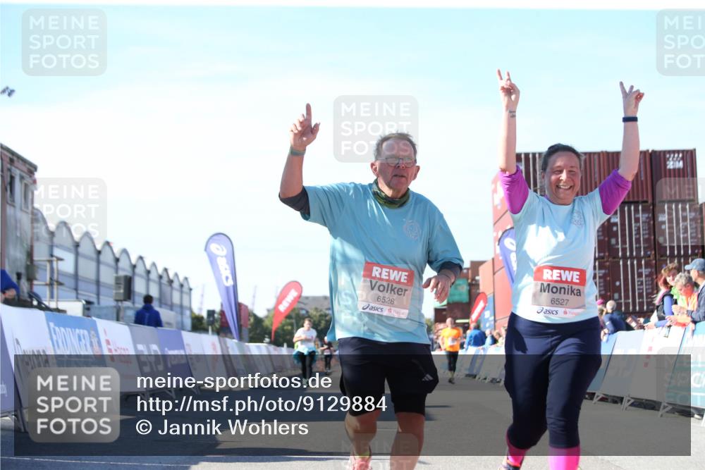 03.10.2025 - Köhlbrandbrückenlauf Jannik Wohlers http://msf.ph/oto/9129884 03.10.2025 13:45:02 Ziel 6527, 6528, 6542, 6546 meine-sportfotos.de