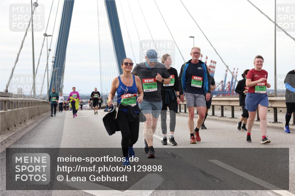 03.10.2025 - Köhlbrandbrückenlauf Lena Gebhardt http://msf.ph/oto/9129898 03.10.2025 16:04:39 Position 2 9385, 9389, 7997, 9402 meine-sportfotos.de