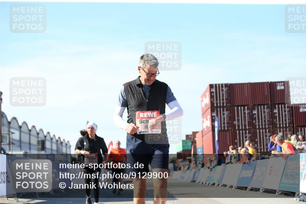 03.10.2025 - Köhlbrandbrückenlauf Jannik Wohlers http://msf.ph/oto/9129900 03.10.2025 13:45:22 Ziel 5015, 5223, 5600, 5999, 6264, 6695 meine-sportfotos.de