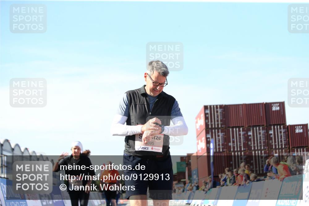 03.10.2025 - Köhlbrandbrückenlauf Jannik Wohlers http://msf.ph/oto/9129913 03.10.2025 13:45:23 Ziel 5223, 5600, 5999, 6264, 6695 meine-sportfotos.de