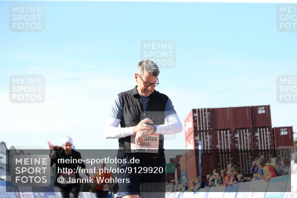 03.10.2025 - Köhlbrandbrückenlauf Jannik Wohlers http://msf.ph/oto/9129920 03.10.2025 13:45:23 Ziel 5223, 5600, 5999, 6264, 6695 meine-sportfotos.de