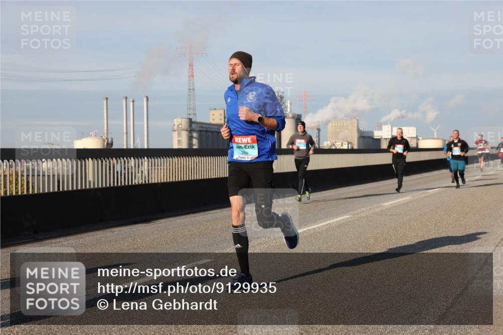 03.10.2025 - Köhlbrandbrückenlauf Lena Gebhardt http://msf.ph/oto/9129935 03.10.2025 09:49:14 Position 2 2029 meine-sportfotos.de