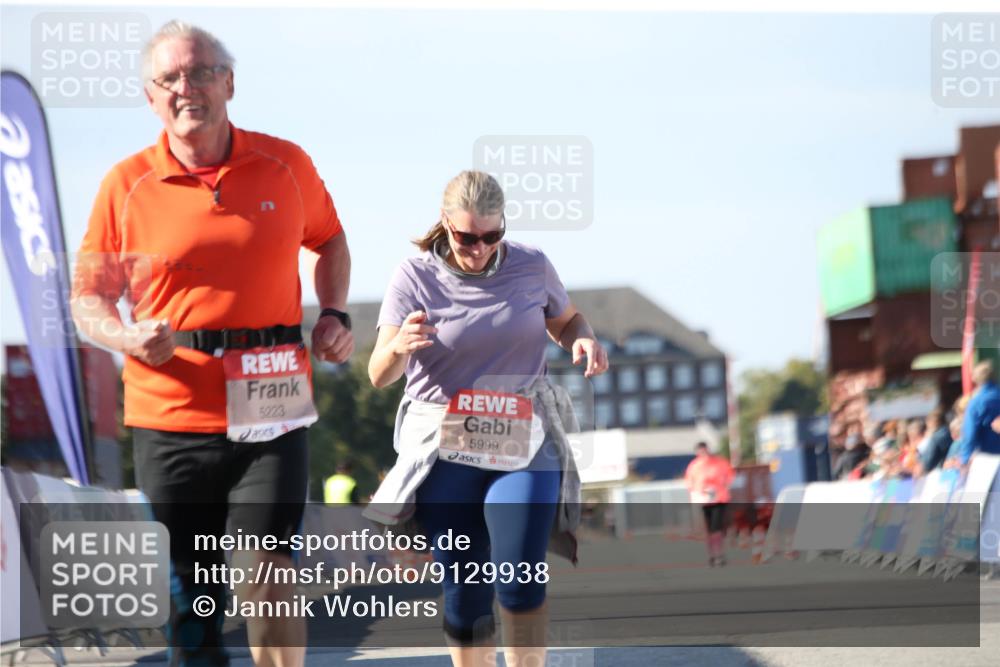 03.10.2025 - Köhlbrandbrückenlauf Jannik Wohlers http://msf.ph/oto/9129938 03.10.2025 13:45:26 Ziel 5223, 5600, 5999, 6695 meine-sportfotos.de
