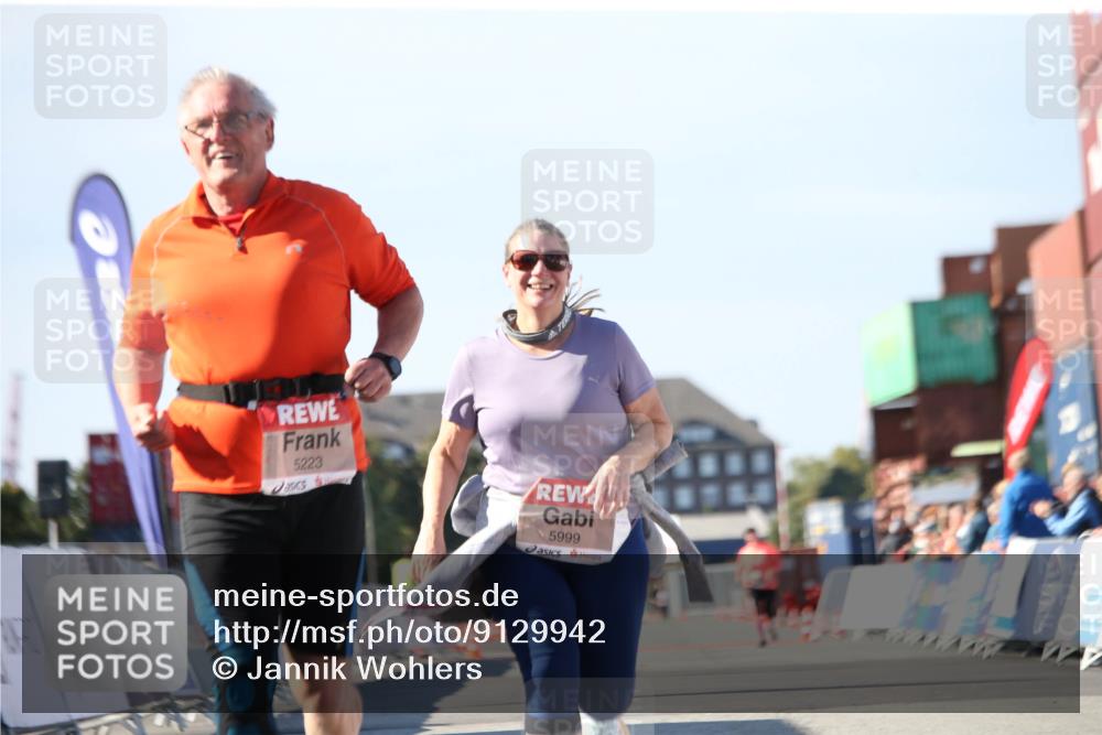 03.10.2025 - Köhlbrandbrückenlauf Jannik Wohlers http://msf.ph/oto/9129942 03.10.2025 13:45:27 Ziel 5223, 5600, 5999, 6695 meine-sportfotos.de