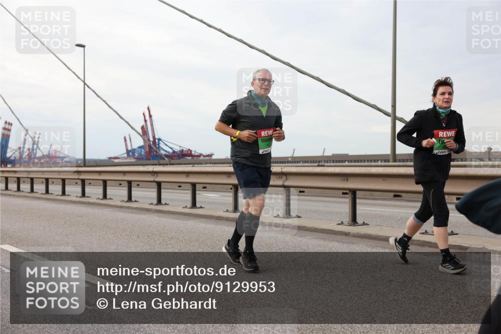 03.10.2025 - Köhlbrandbrückenlauf Lena Gebhardt http://msf.ph/oto/9129953 03.10.2025 16:04:44 Position 2  meine-sportfotos.de