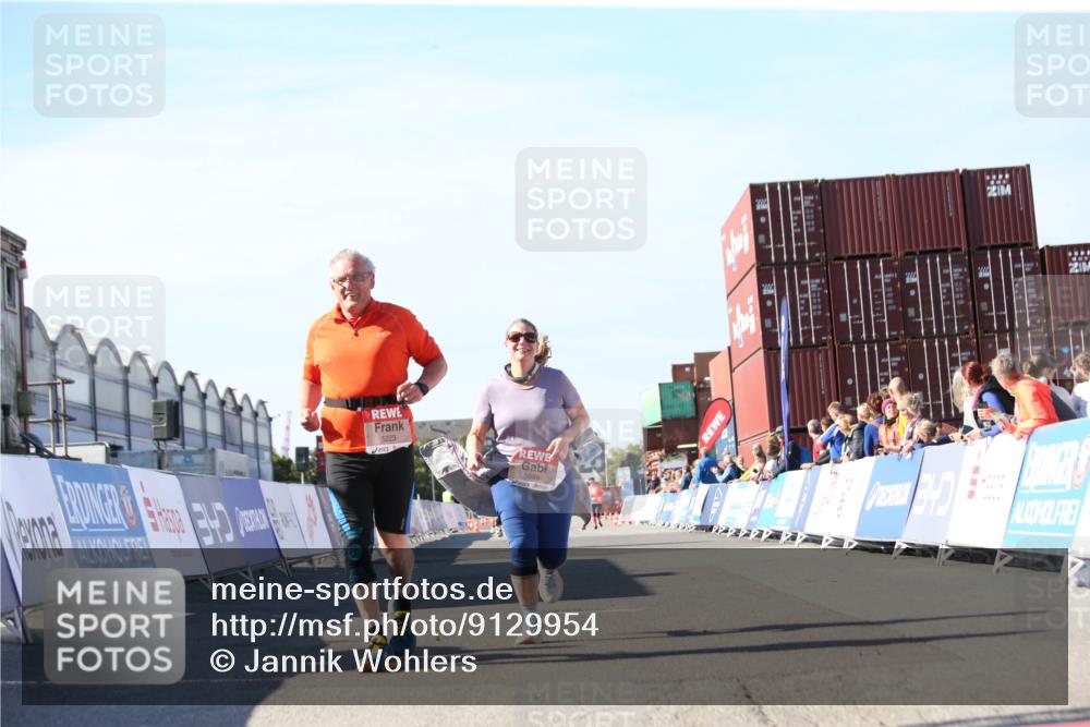 03.10.2025 - Köhlbrandbrückenlauf Jannik Wohlers http://msf.ph/oto/9129954 03.10.2025 13:45:27 Ziel 5223, 5600, 5999, 6695 meine-sportfotos.de