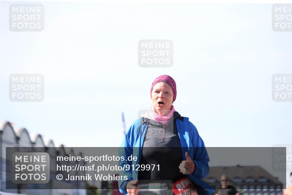 03.10.2025 - Köhlbrandbrückenlauf Jannik Wohlers http://msf.ph/oto/9129971 03.10.2025 13:45:44 Ziel 5184, 5860, 6029 meine-sportfotos.de