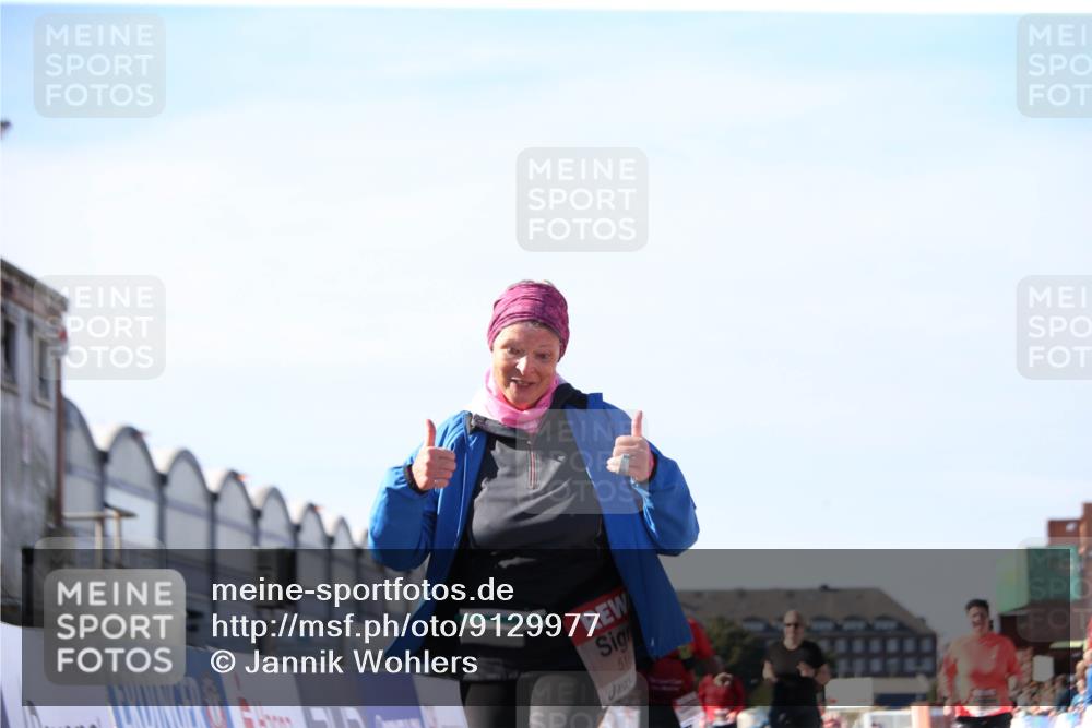 03.10.2025 - Köhlbrandbrückenlauf Jannik Wohlers http://msf.ph/oto/9129977 03.10.2025 13:45:44 Ziel 5184, 5860, 6029 meine-sportfotos.de