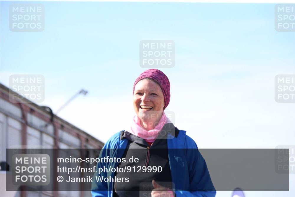 03.10.2025 - Köhlbrandbrückenlauf Jannik Wohlers http://msf.ph/oto/9129990 03.10.2025 13:45:45 Ziel 5184, 5860, 6029 meine-sportfotos.de