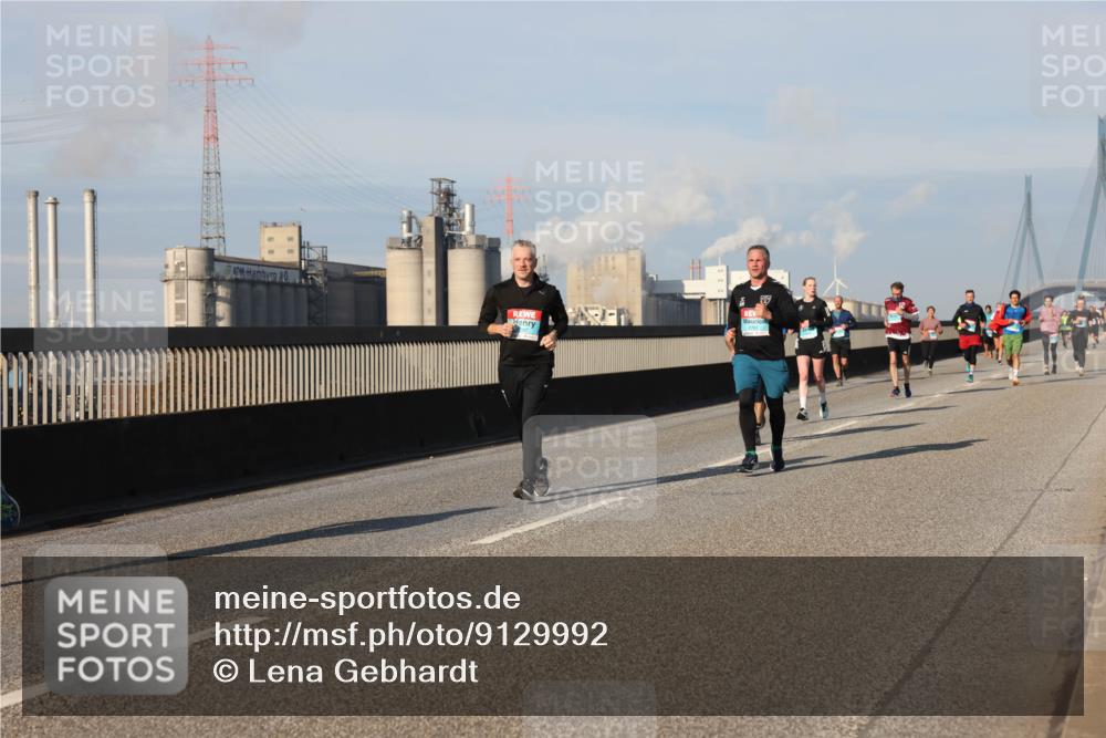 03.10.2025 - Köhlbrandbrückenlauf Lena Gebhardt http://msf.ph/oto/9129992 03.10.2025 09:49:16 Position 2  meine-sportfotos.de