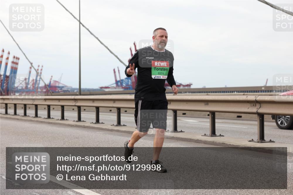 03.10.2025 - Köhlbrandbrückenlauf Lena Gebhardt http://msf.ph/oto/9129998 03.10.2025 16:04:52 Position 2 8374 meine-sportfotos.de