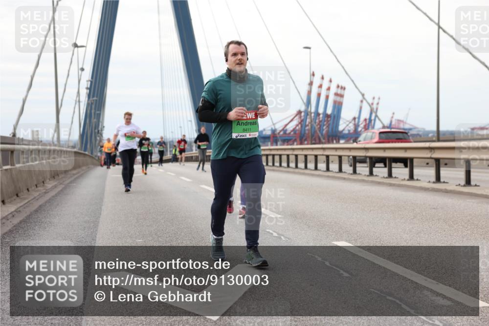 03.10.2025 - Köhlbrandbrückenlauf Lena Gebhardt http://msf.ph/oto/9130003 03.10.2025 16:04:54 Position 2 8411 meine-sportfotos.de