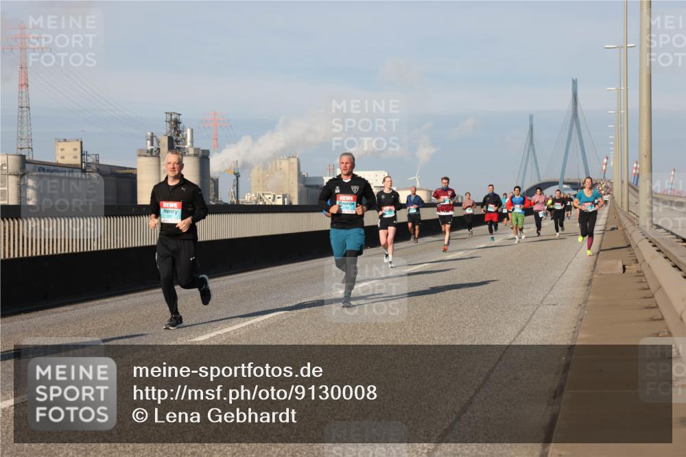 03.10.2025 - Köhlbrandbrückenlauf Lena Gebhardt http://msf.ph/oto/9130008 03.10.2025 09:49:17 Position 2  meine-sportfotos.de