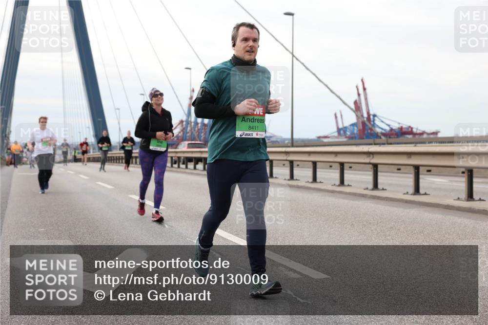 03.10.2025 - Köhlbrandbrückenlauf Lena Gebhardt http://msf.ph/oto/9130009 03.10.2025 16:04:55 Position 2 8411 meine-sportfotos.de