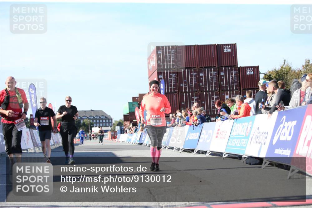 03.10.2025 - Köhlbrandbrückenlauf Jannik Wohlers http://msf.ph/oto/9130012 03.10.2025 13:45:49 Ziel 5184, 5375, 5376, 5860, 6029 meine-sportfotos.de