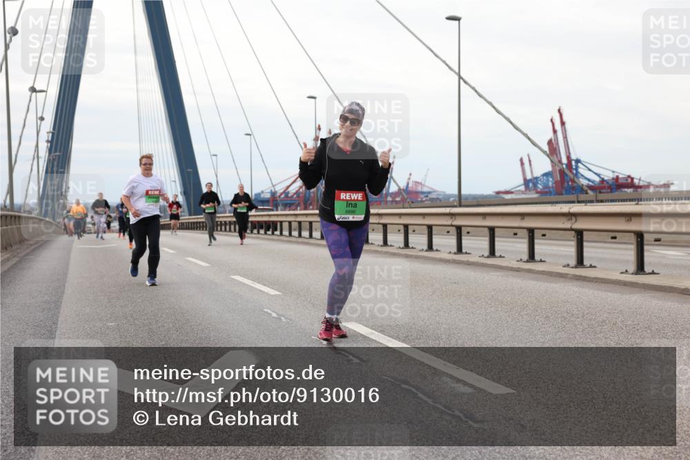 03.10.2025 - Köhlbrandbrückenlauf Lena Gebhardt http://msf.ph/oto/9130016 03.10.2025 16:04:56 Position 2 8896 meine-sportfotos.de