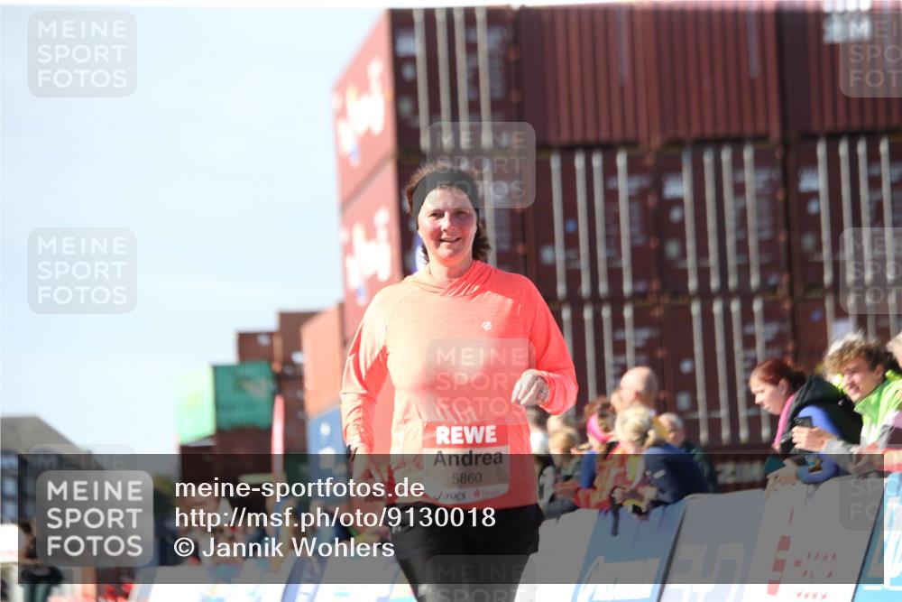 03.10.2025 - Köhlbrandbrückenlauf Jannik Wohlers http://msf.ph/oto/9130018 03.10.2025 13:45:50 Ziel 5184, 5375, 5376, 5860, 6029 meine-sportfotos.de