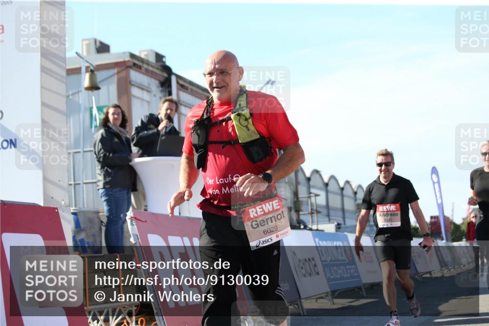 03.10.2025 - Köhlbrandbrückenlauf Jannik Wohlers http://msf.ph/oto/9130039 03.10.2025 13:45:52 Ziel 5184, 5375, 5376, 5860, 6029 meine-sportfotos.de