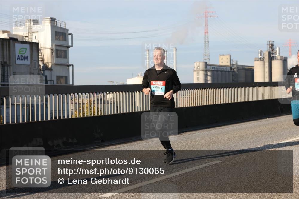 03.10.2025 - Köhlbrandbrückenlauf Lena Gebhardt http://msf.ph/oto/9130065 03.10.2025 09:49:18 Position 2 1397 meine-sportfotos.de