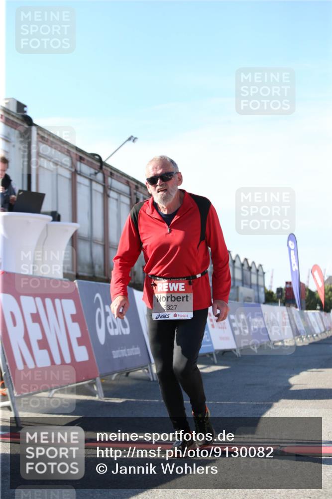 03.10.2025 - Köhlbrandbrückenlauf Jannik Wohlers http://msf.ph/oto/9130082 03.10.2025 13:46:01 Ziel 4572, 5327, 5375, 5376 meine-sportfotos.de