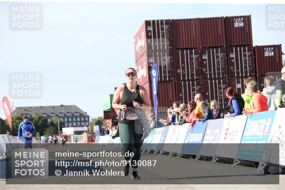 03.10.2025 - Köhlbrandbrückenlauf Jannik Wohlers http://msf.ph/oto/9130087 03.10.2025 13:46:03 Ziel 4572, 5327, 5376 meine-sportfotos.de