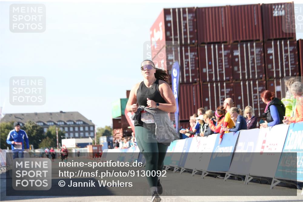 03.10.2025 - Köhlbrandbrückenlauf Jannik Wohlers http://msf.ph/oto/9130092 03.10.2025 13:46:03 Ziel 4572, 5327, 5376 meine-sportfotos.de