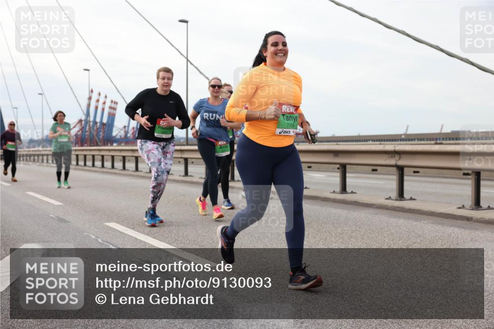 03.10.2025 - Köhlbrandbrückenlauf Lena Gebhardt http://msf.ph/oto/9130093 03.10.2025 16:05:10 Position 2 7156 meine-sportfotos.de