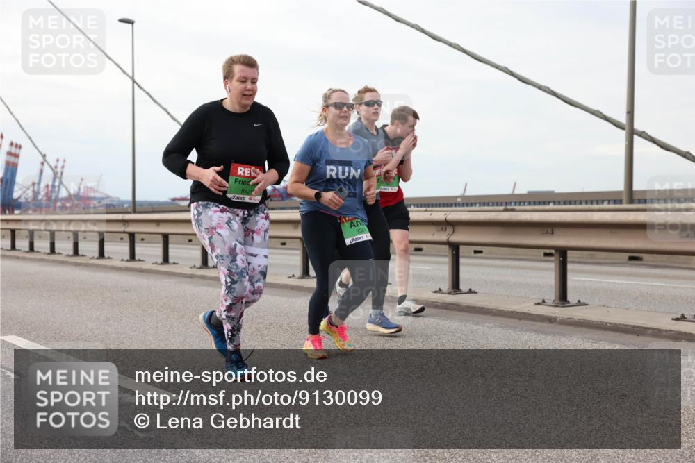 03.10.2025 - Köhlbrandbrückenlauf Lena Gebhardt http://msf.ph/oto/9130099 03.10.2025 16:05:11 Position 2 8429, 8301, 1111 meine-sportfotos.de
