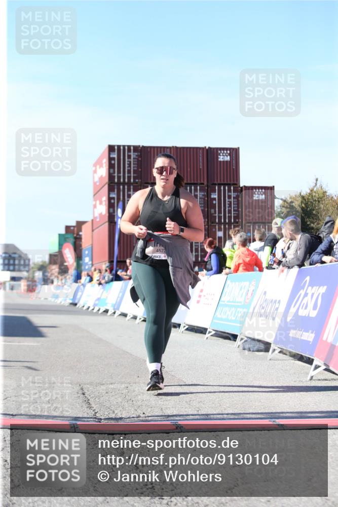 03.10.2025 - Köhlbrandbrückenlauf Jannik Wohlers http://msf.ph/oto/9130104 03.10.2025 13:46:04 Ziel 4572, 5327 meine-sportfotos.de