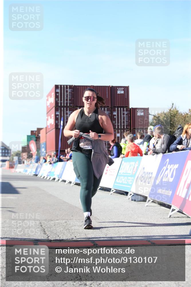 03.10.2025 - Köhlbrandbrückenlauf Jannik Wohlers http://msf.ph/oto/9130107 03.10.2025 13:46:04 Ziel 4572, 5327 meine-sportfotos.de