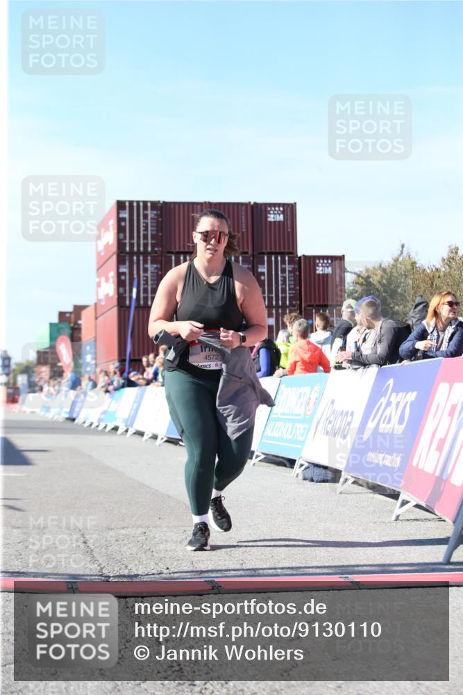 03.10.2025 - Köhlbrandbrückenlauf Jannik Wohlers http://msf.ph/oto/9130110 03.10.2025 13:46:04 Ziel 4572, 5327 meine-sportfotos.de