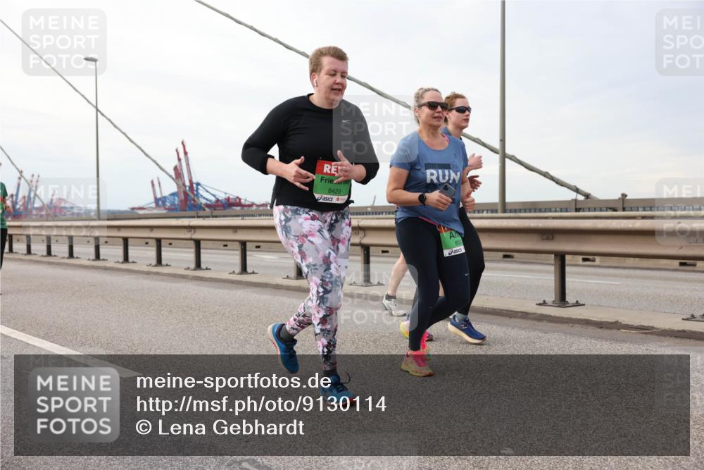 03.10.2025 - Köhlbrandbrückenlauf Lena Gebhardt http://msf.ph/oto/9130114 03.10.2025 16:05:12 Position 2 8429, 830 meine-sportfotos.de