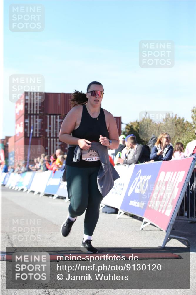 03.10.2025 - Köhlbrandbrückenlauf Jannik Wohlers http://msf.ph/oto/9130120 03.10.2025 13:46:05 Ziel 4572, 5327 meine-sportfotos.de