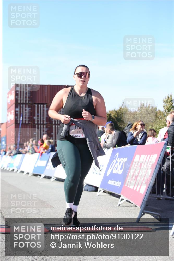 03.10.2025 - Köhlbrandbrückenlauf Jannik Wohlers http://msf.ph/oto/9130122 03.10.2025 13:46:05 Ziel 4572, 5327 meine-sportfotos.de