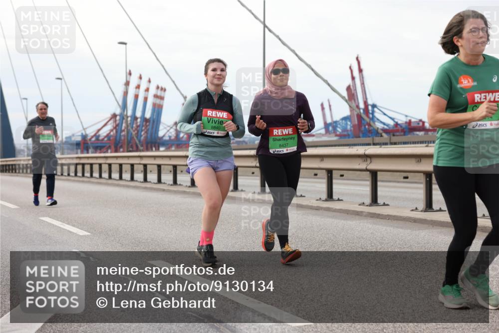 03.10.2025 - Köhlbrandbrückenlauf Lena Gebhardt http://msf.ph/oto/9130134 03.10.2025 16:05:15 Position 2 8840, 8437 meine-sportfotos.de