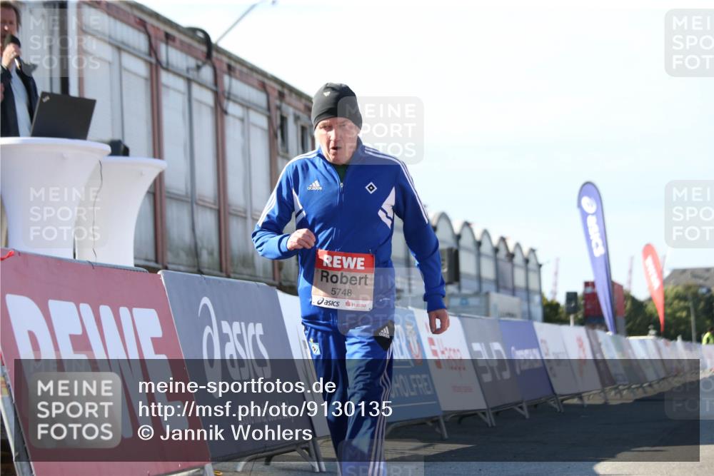 03.10.2025 - Köhlbrandbrückenlauf Jannik Wohlers http://msf.ph/oto/9130135 03.10.2025 13:46:13 Ziel 4572, 5748 meine-sportfotos.de