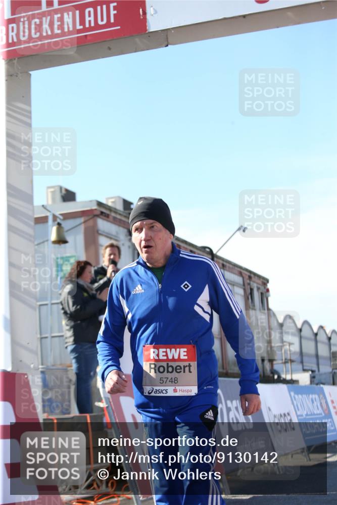 03.10.2025 - Köhlbrandbrückenlauf Jannik Wohlers http://msf.ph/oto/9130142 03.10.2025 13:46:14 Ziel 4572, 5748 meine-sportfotos.de