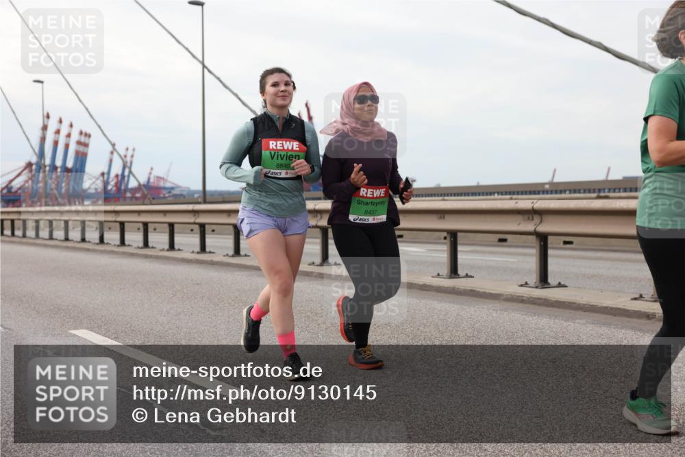 03.10.2025 - Köhlbrandbrückenlauf Lena Gebhardt http://msf.ph/oto/9130145 03.10.2025 16:05:15 Position 2 8840, 8437 meine-sportfotos.de
