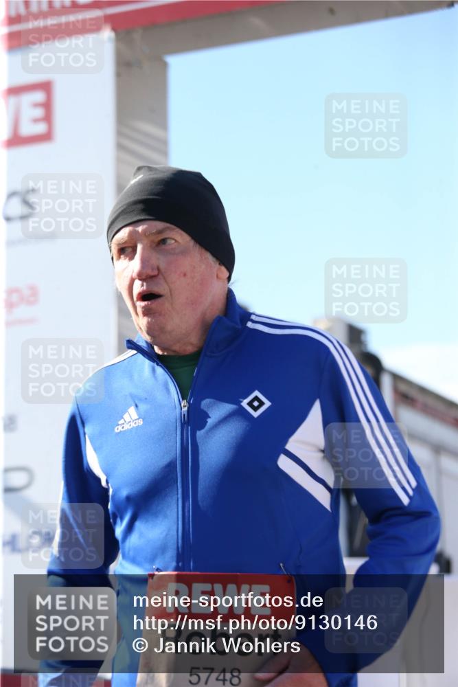 03.10.2025 - Köhlbrandbrückenlauf Jannik Wohlers http://msf.ph/oto/9130146 03.10.2025 13:46:15 Ziel 5748 meine-sportfotos.de