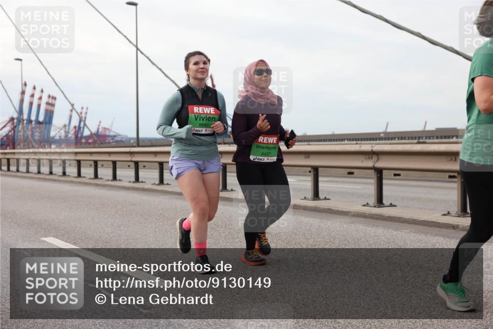 03.10.2025 - Köhlbrandbrückenlauf Lena Gebhardt http://msf.ph/oto/9130149 03.10.2025 16:05:15 Position 2 8840, 8437 meine-sportfotos.de
