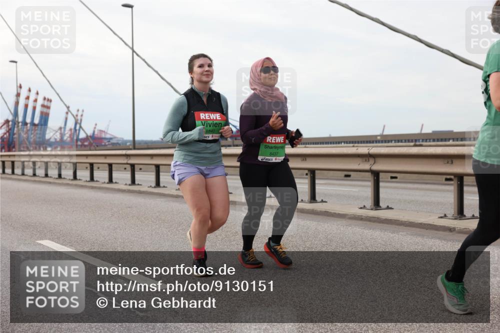 03.10.2025 - Köhlbrandbrückenlauf Lena Gebhardt http://msf.ph/oto/9130151 03.10.2025 16:05:16 Position 2 8840, 8437 meine-sportfotos.de
