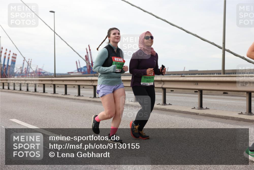 03.10.2025 - Köhlbrandbrückenlauf Lena Gebhardt http://msf.ph/oto/9130155 03.10.2025 16:05:16 Position 2 8840, 8437 meine-sportfotos.de