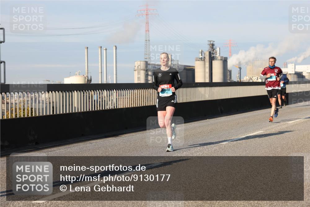 03.10.2025 - Köhlbrandbrückenlauf Lena Gebhardt http://msf.ph/oto/9130177 03.10.2025 09:49:21 Position 2 12 meine-sportfotos.de