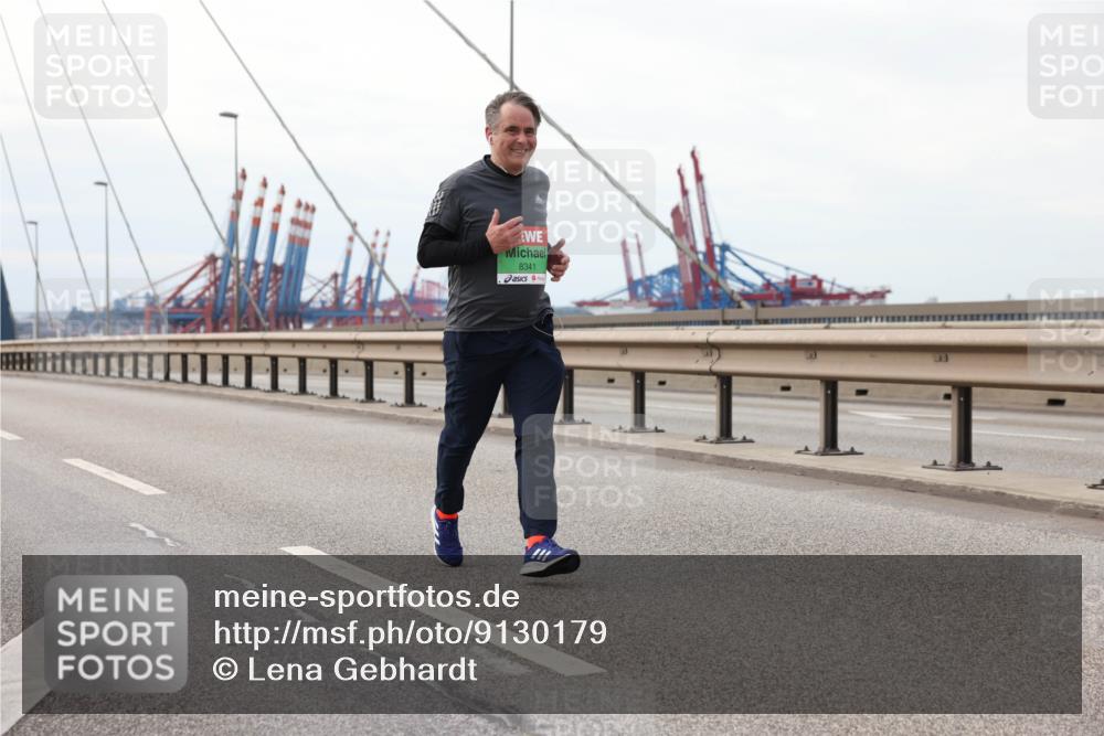 03.10.2025 - Köhlbrandbrückenlauf Lena Gebhardt http://msf.ph/oto/9130179 03.10.2025 16:05:18 Position 2 8341 meine-sportfotos.de
