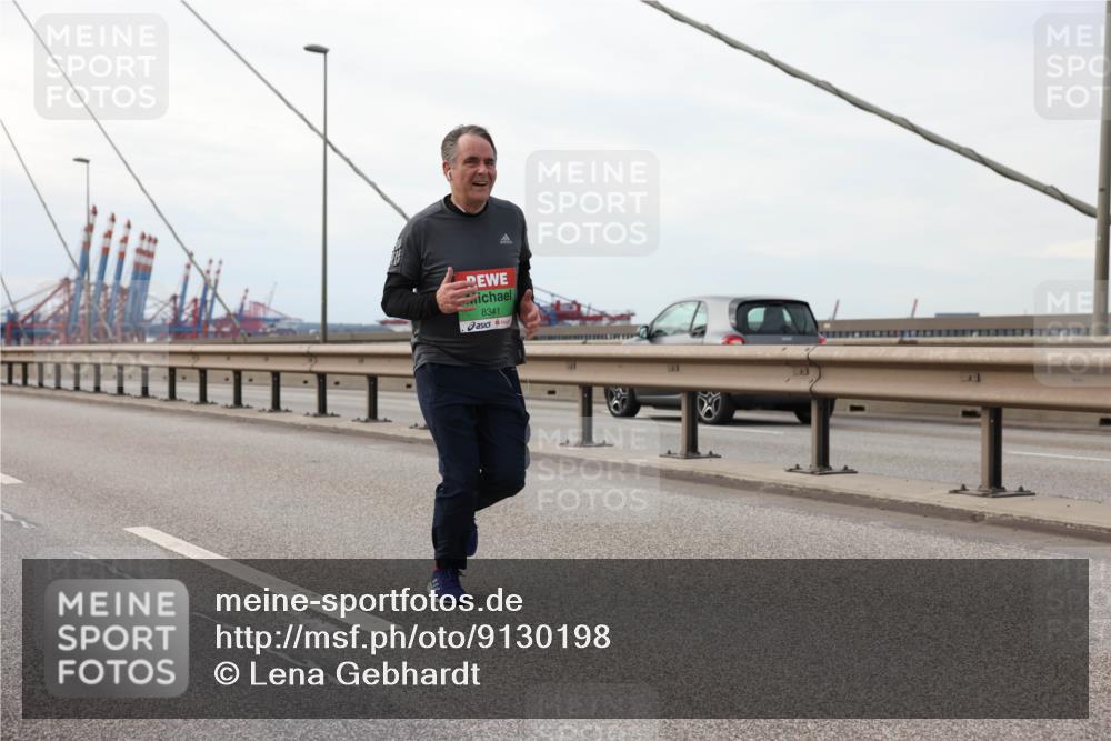 03.10.2025 - Köhlbrandbrückenlauf Lena Gebhardt http://msf.ph/oto/9130198 03.10.2025 16:05:19 Position 2 8341 meine-sportfotos.de