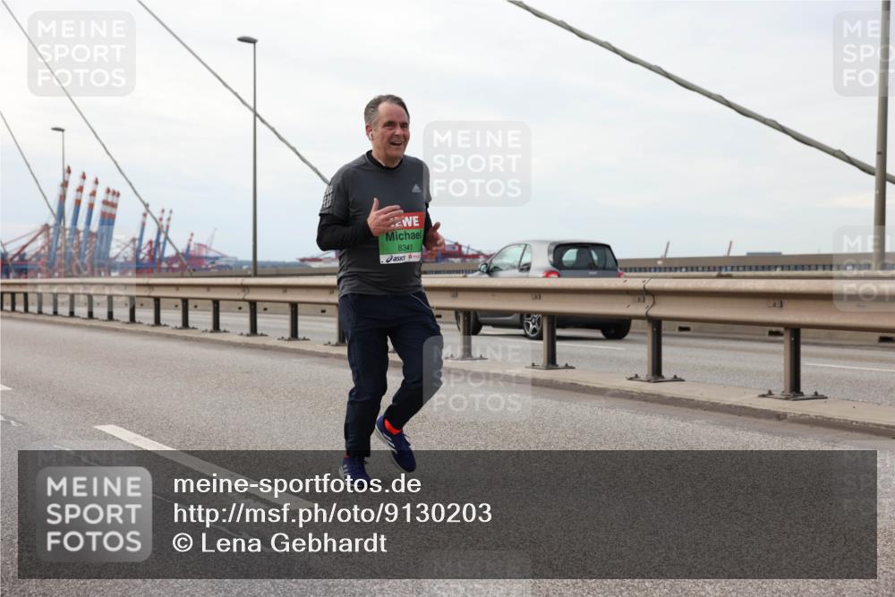 03.10.2025 - Köhlbrandbrückenlauf Lena Gebhardt http://msf.ph/oto/9130203 03.10.2025 16:05:19 Position 2 8341 meine-sportfotos.de